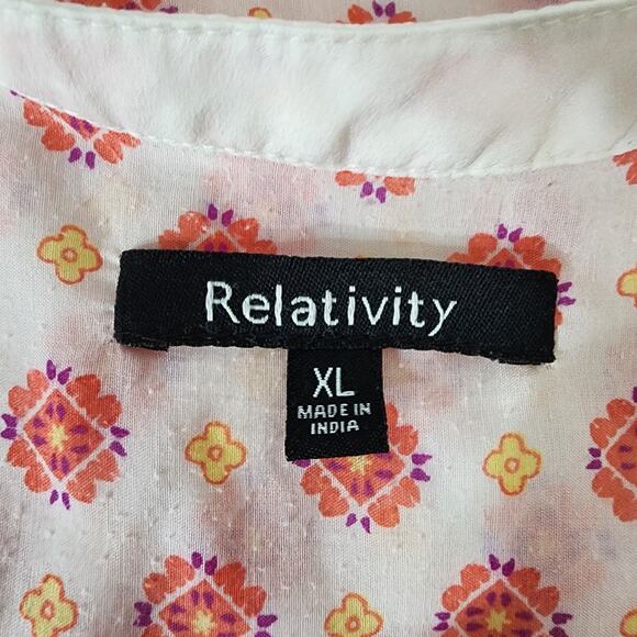 Relativity Womens Tank Top XL Sheer White Tunic Floral Geometric V Neck Light - Picture 7 of 9